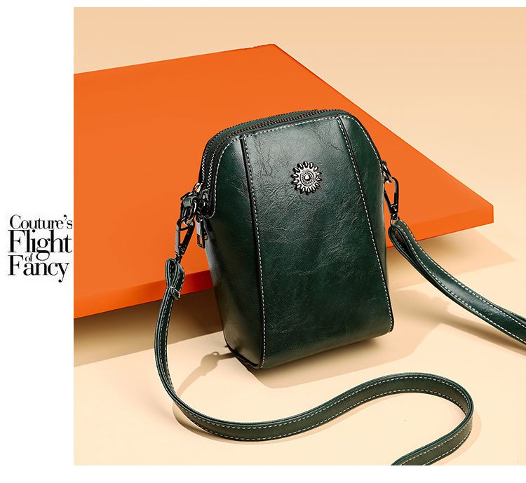 Durable Lightweight Crossbody Bag – Stylish & Practical for Daily Use