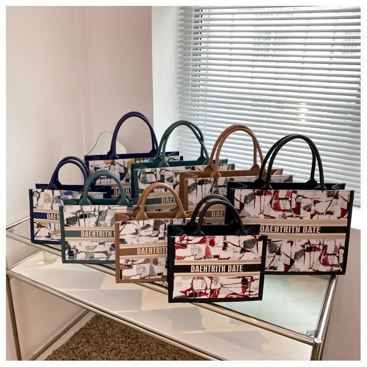 Large Capacity Canvas Tote for Women – Daily Commuter Handbag