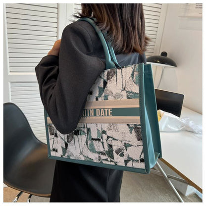 Large Capacity Canvas Tote for Women – Daily Commuter Handbag