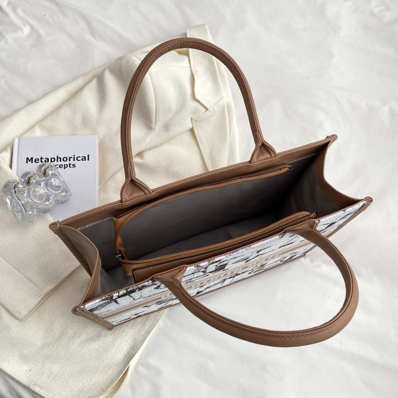 Large Capacity Canvas Tote for Women – Daily Commuter Handbag